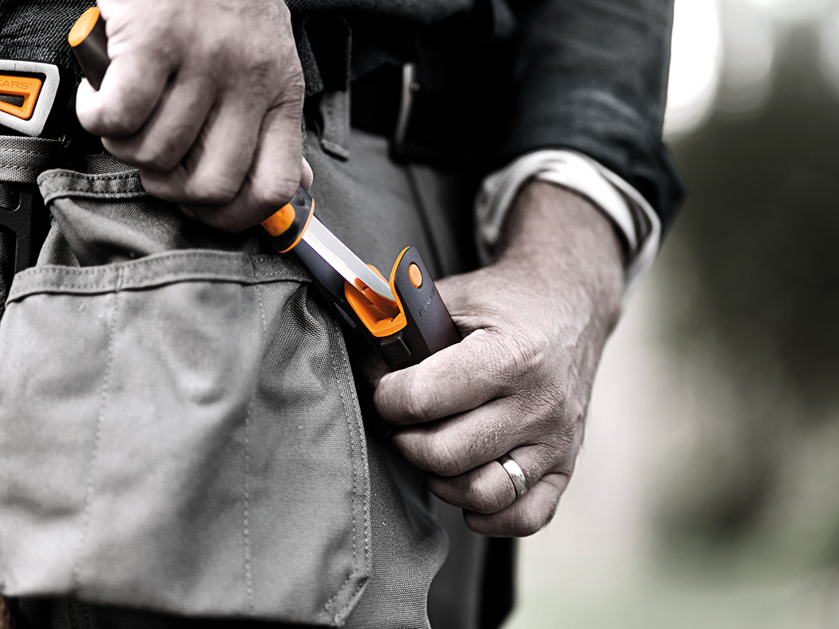 Fiskars Universalmesser mit Schleifstein